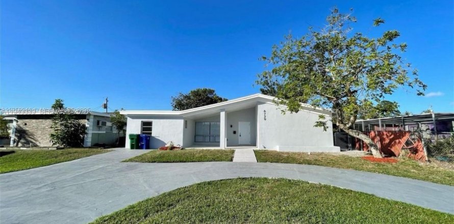 Villa ou maison à Miramar, Floride 4 chambres, 196.58 m2 № 1999588