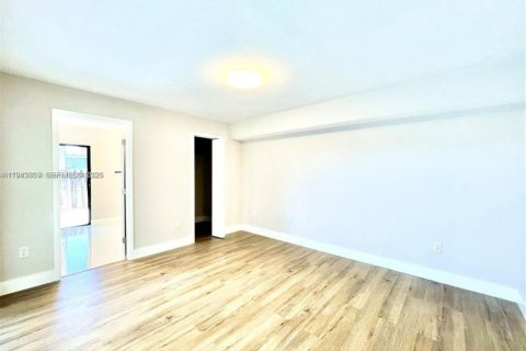 Villa ou maison à louer à Miramar, Floride: 4 chambres, 196.58 m2 № 1999588 - photo 18