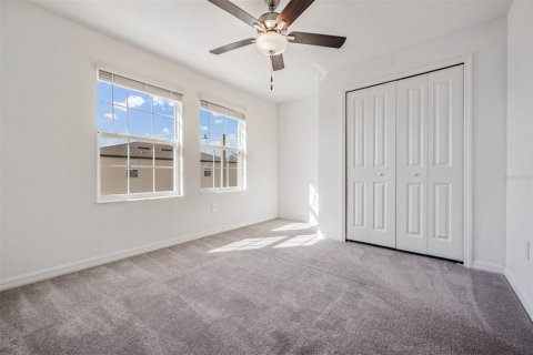 Townhouse in PALM RIVER TOWNHOMES in Tampa, Florida 4 bedrooms, 192.96 sq.m. № 2275648 - photo 27