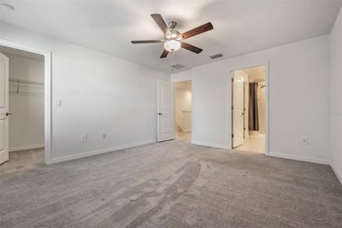 Townhouse in PALM RIVER TOWNHOMES in Tampa, Florida 4 bedrooms, 192.96 sq.m. № 2275648 - photo 18