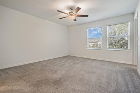 Townhouse in PALM RIVER TOWNHOMES in Tampa, Florida 4 bedrooms, 192.96 sq.m. № 2275648 - photo 19