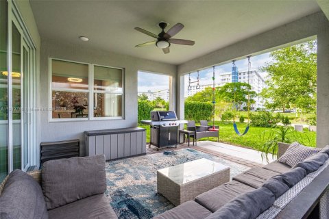 Casa en venta en Hollywood, Florida, 5 dormitorios, 232.44 m2 № 1852154 - foto 29