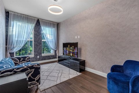 Casa en venta en Hollywood, Florida, 5 dormitorios, 232.44 m2 № 1852154 - foto 27