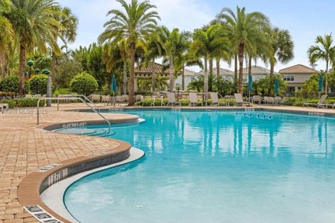Casa en venta en Hollywood, Florida, 5 dormitorios, 232.44 m2 № 1852154 - foto 4