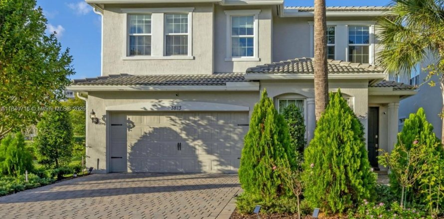 Casa en Hollywood, Florida 5 dormitorios, 232.44 m2 № 1852154