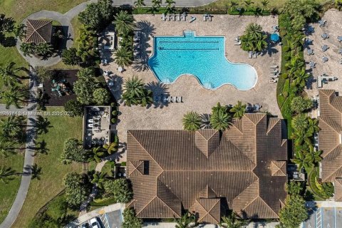 Casa en venta en Hollywood, Florida, 5 dormitorios, 232.44 m2 № 1852154 - foto 3