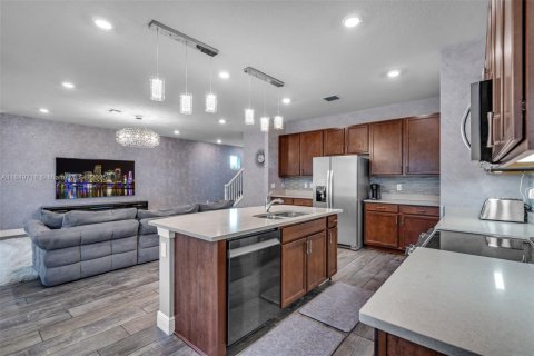 Casa en venta en Hollywood, Florida, 5 dormitorios, 232.44 m2 № 1852154 - foto 10
