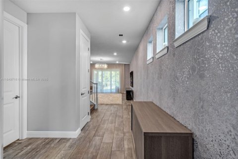Casa en venta en Hollywood, Florida, 5 dormitorios, 232.44 m2 № 1852154 - foto 6