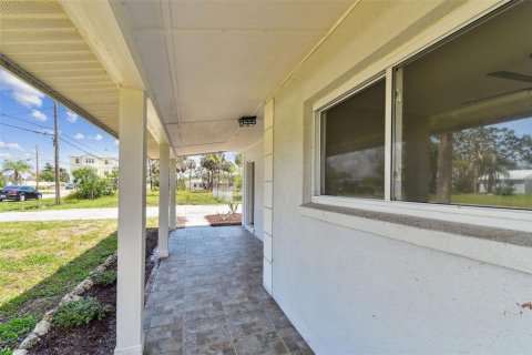 House in Ruskin, Florida 3 bedrooms, 117.89 sq.m. № 1755107 - photo 6