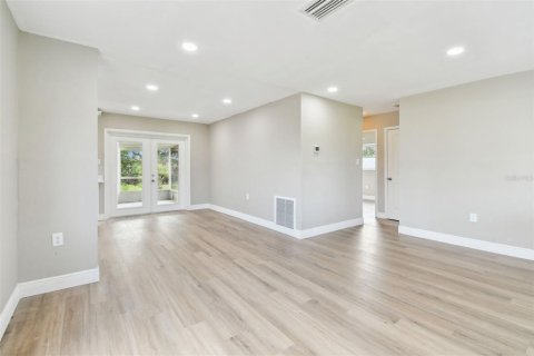 House in Ruskin, Florida 3 bedrooms, 117.89 sq.m. № 1755107 - photo 8