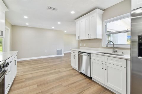 House in Ruskin, Florida 3 bedrooms, 117.89 sq.m. № 1755107 - photo 13
