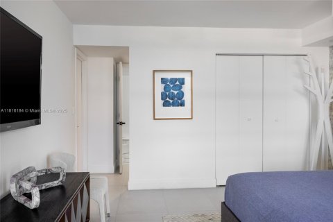 Condominio en venta en Miami, Florida, 2 dormitorios, 117.8 m2 № 1772310 - foto 11