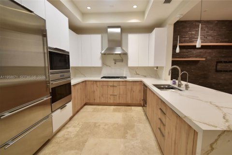 Touwnhouse à louer à Miami, Floride: 3 chambres, 248.79 m2 № 2019926 - photo 14