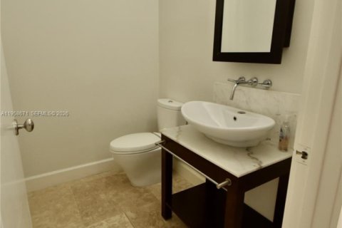 Touwnhouse à louer à Miami, Floride: 3 chambres, 248.79 m2 № 2019926 - photo 11