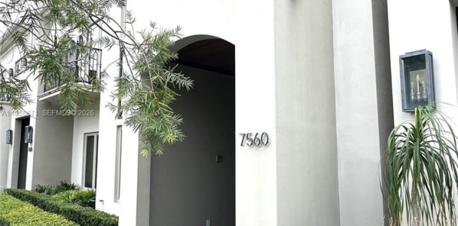 Touwnhouse à Miami, Floride 3 chambres, 248.79 m2 № 2019926