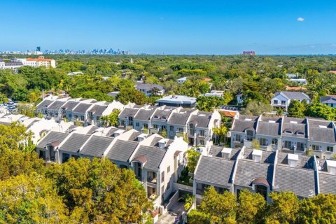 Touwnhouse à louer à Miami, Floride: 3 chambres, 248.79 m2 № 2019926 - photo 30