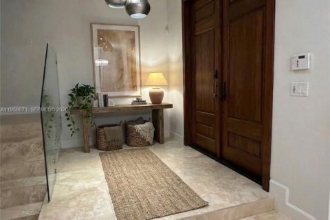 Touwnhouse à louer à Miami, Floride: 3 chambres, 248.79 m2 № 2019926 - photo 3