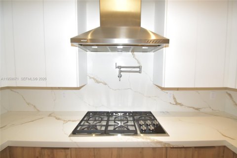 Touwnhouse à louer à Miami, Floride: 3 chambres, 248.79 m2 № 2019926 - photo 15