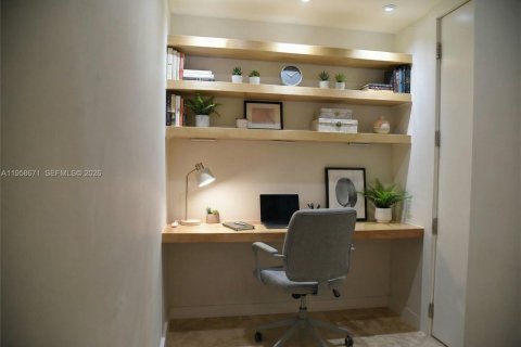 Touwnhouse à louer à Miami, Floride: 3 chambres, 248.79 m2 № 2019926 - photo 26