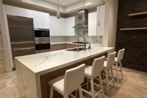 Touwnhouse à louer à Miami, Floride: 3 chambres, 248.79 m2 № 2019926 - photo 13