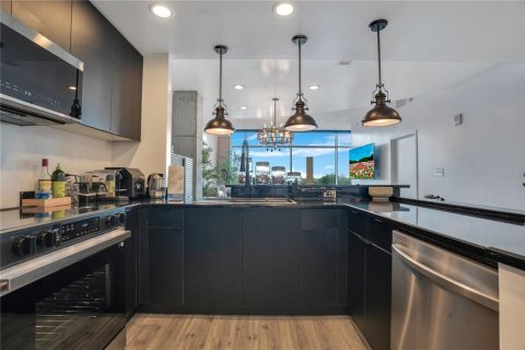 Condo in Orlando, Florida, 2 bedrooms  № 2235316 - photo 19