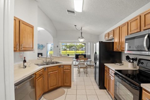 House in Kissimmee, Florida 5 bedrooms, 215.25 sq.m. № 1722747 - photo 14
