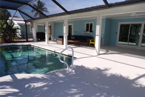 House in Punta Gorda, Florida 2 bedrooms, 144.74 sq.m. № 2393894 - photo 24