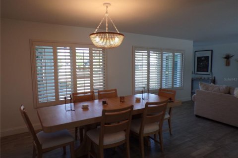 House in Punta Gorda, Florida 2 bedrooms, 144.74 sq.m. № 2393894 - photo 10