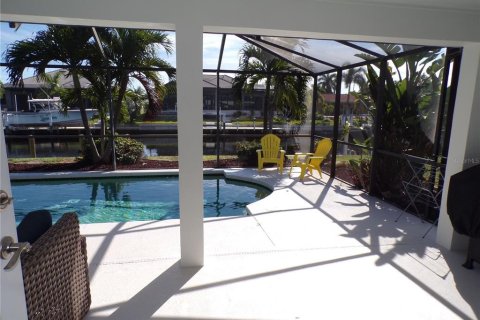 House in Punta Gorda, Florida 2 bedrooms, 144.74 sq.m. № 2393894 - photo 28