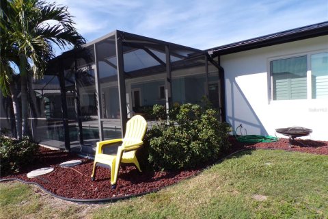 House in Punta Gorda, Florida 2 bedrooms, 144.74 sq.m. № 2393894 - photo 22