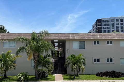 Casa en alquiler en Miami, Florida, 1 dormitorio, 690.45 m2 № 2006305 - foto 25