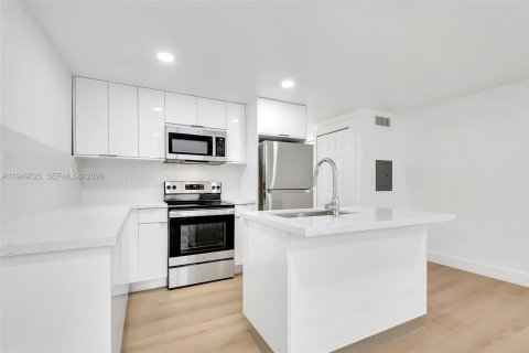 Casa en Miami, Florida 1 dormitorio, 690.45 m2 № 2006305