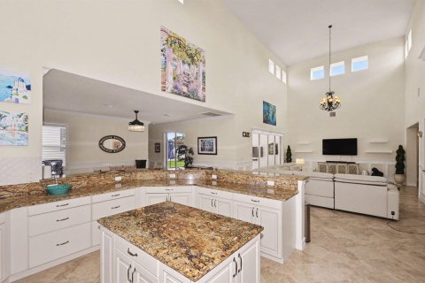 Casa en venta en Port St. Lucie, Florida, 4 dormitorios, 277.59 m2 № 2273378 - foto 9