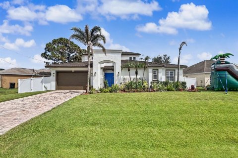 Casa en venta en Port St. Lucie, Florida, 4 dormitorios, 277.59 m2 № 2273378 - foto 4