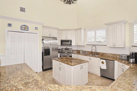 Casa en venta en Port St. Lucie, Florida, 4 dormitorios, 277.59 m2 № 2273378 - foto 16