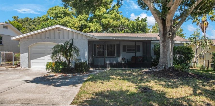 Villa ou maison à Tarpon Springs, Floride 3 chambres, 92.9 m2 № 1846723