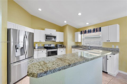 Casa en venta en Sunrise, Florida, 4 dormitorios, 213.49 m2 № 1995914 - foto 12