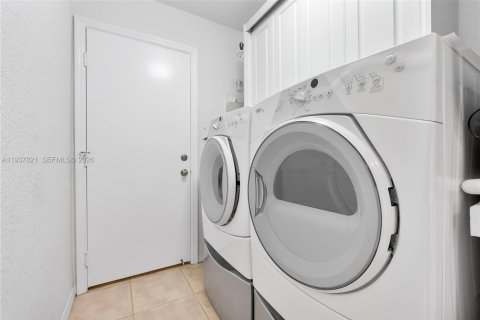 Casa en venta en Sunrise, Florida, 4 dormitorios, 213.49 m2 № 1995914 - foto 25