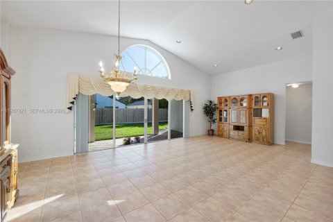 Casa en venta en Sunrise, Florida, 4 dormitorios, 213.49 m2 № 1995914 - foto 5