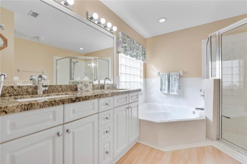 Casa en venta en Sunrise, Florida, 4 dormitorios, 213.49 m2 № 1995914 - foto 30