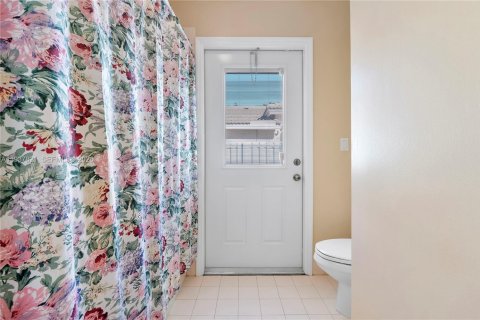 Casa en venta en Sunrise, Florida, 4 dormitorios, 213.49 m2 № 1995914 - foto 18