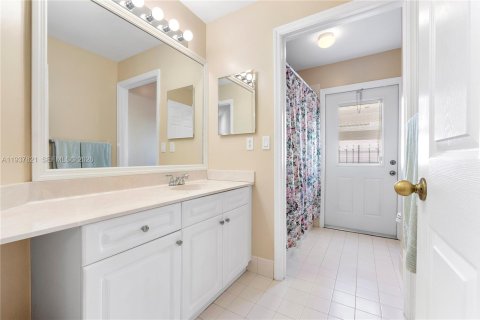 Casa en venta en Sunrise, Florida, 4 dormitorios, 213.49 m2 № 1995914 - foto 17