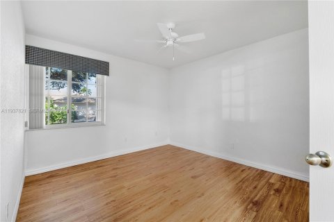 Casa en venta en Sunrise, Florida, 4 dormitorios, 213.49 m2 № 1995914 - foto 19