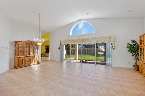 Casa en venta en Sunrise, Florida, 4 dormitorios, 213.49 m2 № 1995914 - foto 4