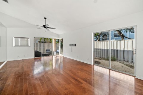 Villa ou maison à vendre à Palm Beach Gardens, Floride: 2 chambres, 109.07 m2 № 2411950 - photo 9