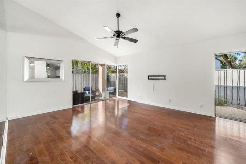 Villa ou maison à vendre à Palm Beach Gardens, Floride: 2 chambres, 109.07 m2 № 2411950 - photo 11