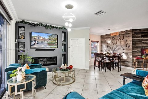 Villa ou maison à vendre à Sunrise, Floride: 3 chambres, 105.63 m2 № 1995474 - photo 15