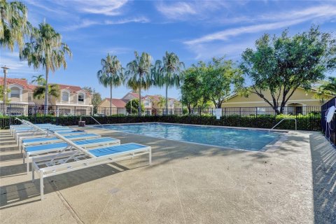 Villa ou maison à vendre à Sunrise, Floride: 3 chambres, 105.63 m2 № 1995474 - photo 24