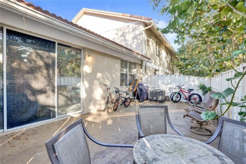 Villa ou maison à vendre à Sunrise, Floride: 3 chambres, 105.63 m2 № 1995474 - photo 16