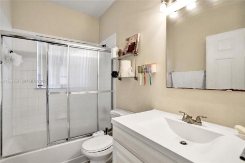 Villa ou maison à vendre à Sunrise, Floride: 3 chambres, 105.63 m2 № 1995474 - photo 10